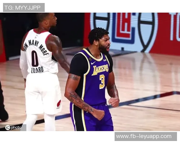 浓眉半场表现抢眼19分钟内高效砍下17分助球队争胜