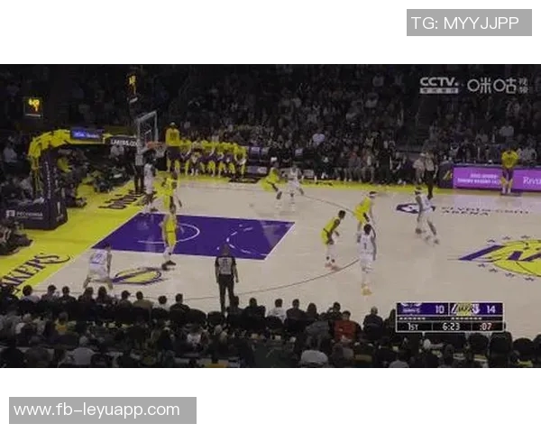 湖人强势统治篮板战场前场篮板狂揽24个总数领先对手17个 湖人强势统治篮板战场前场篮板狂揽24个总数领先对手17个