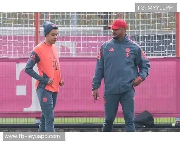 孔帕尼透露穆西亚拉正在进行个人训练期待他在未来三场比赛中复出 孔帕尼透露穆西亚拉正在进行个人训练期待他在未来三场比赛中复出