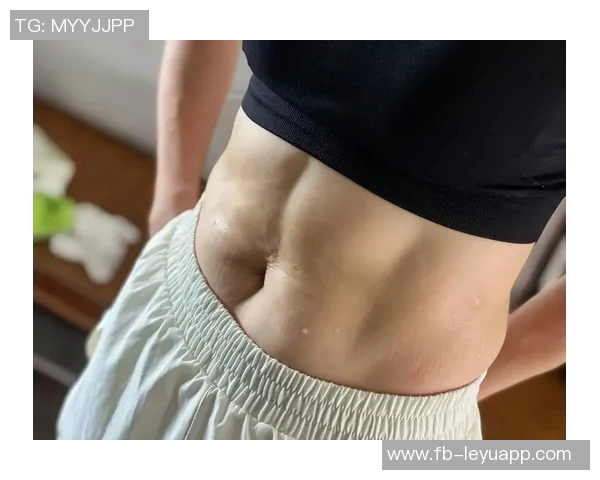 萨拉赫健身房训练照曝光腹肌线条引发粉丝热议与赞叹